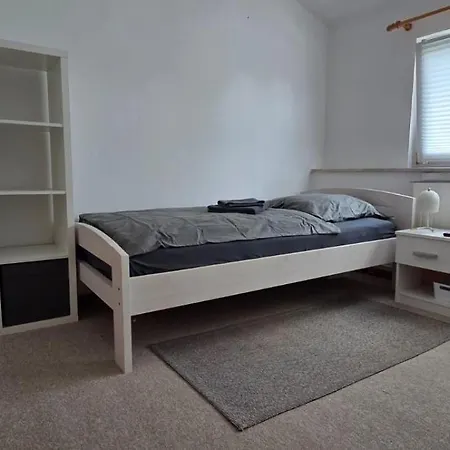 Appartement Ganze Kiel - 4 Einzelzimmer - 2 Baeder Lehmkuhlen